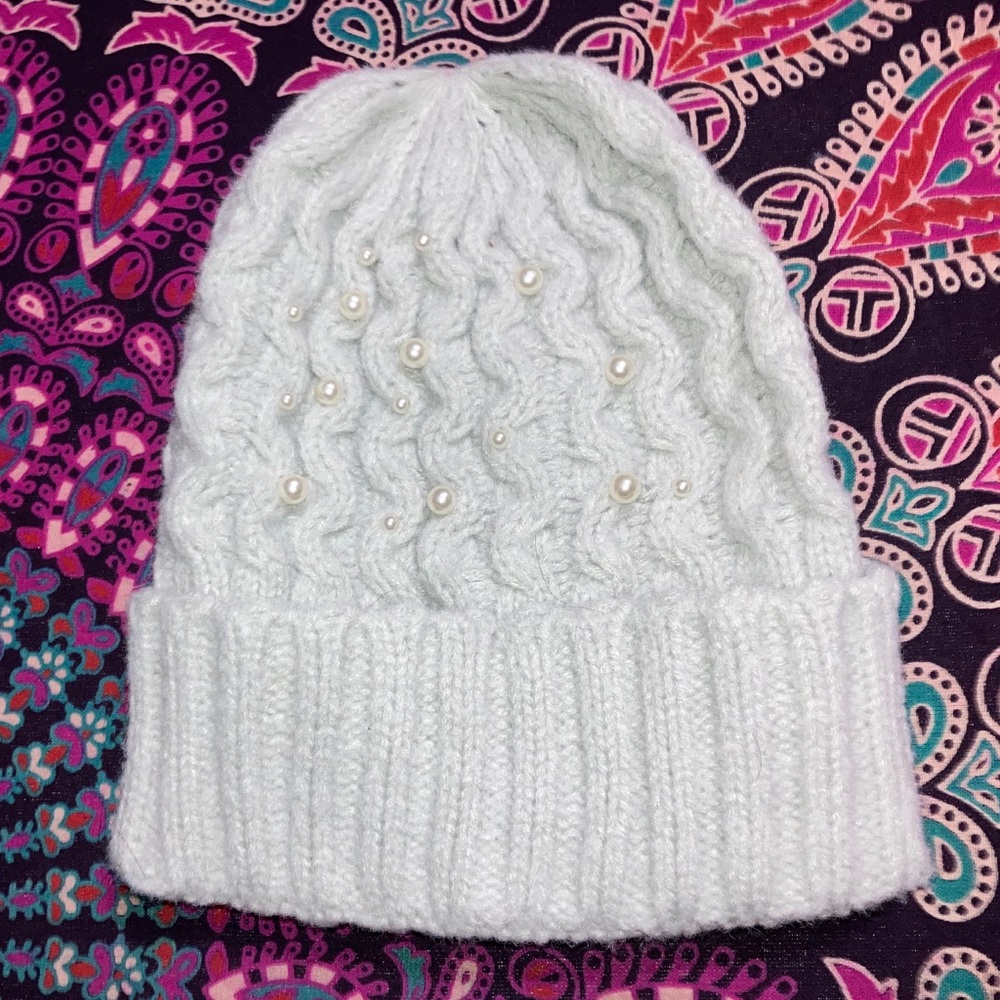 Grey knitted winter hat- never warn